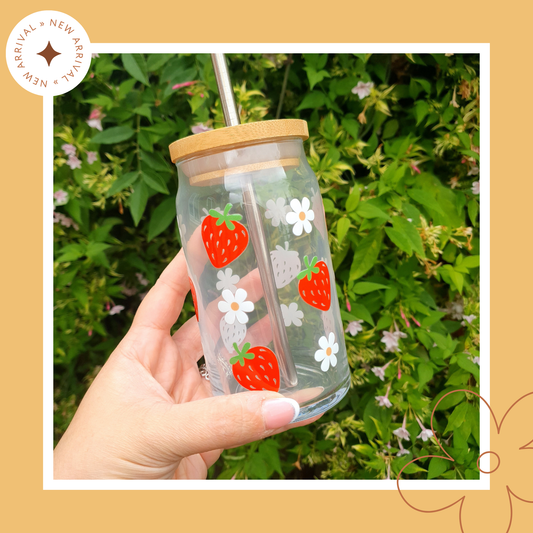 🍓🌼 Strawberry Dream: 16oz Glass Cup