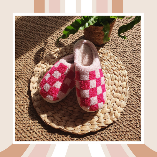 🎀 Pink Checkerboard Cosy Slippers